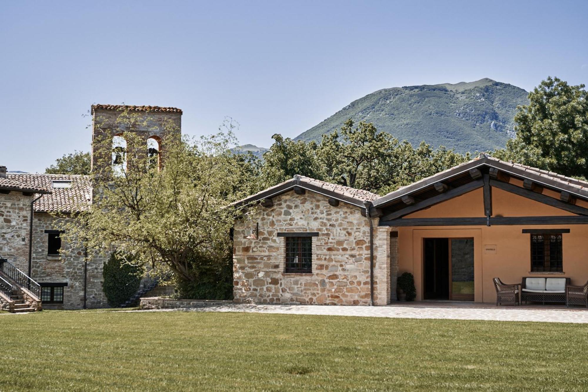 Borgo Lanciano Hotell Castelraimondo Exteriör bild