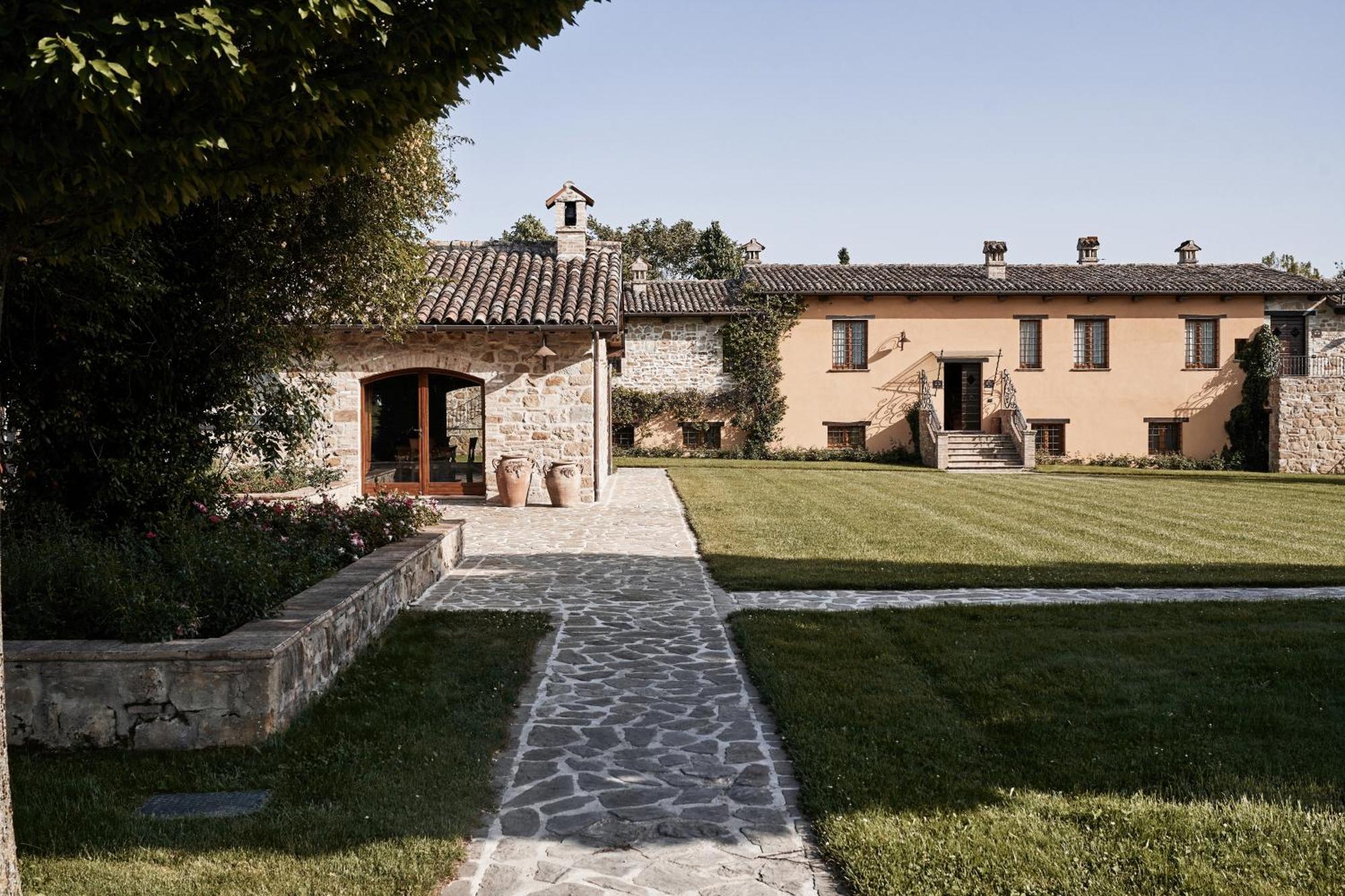 Borgo Lanciano Hotell Castelraimondo Exteriör bild
