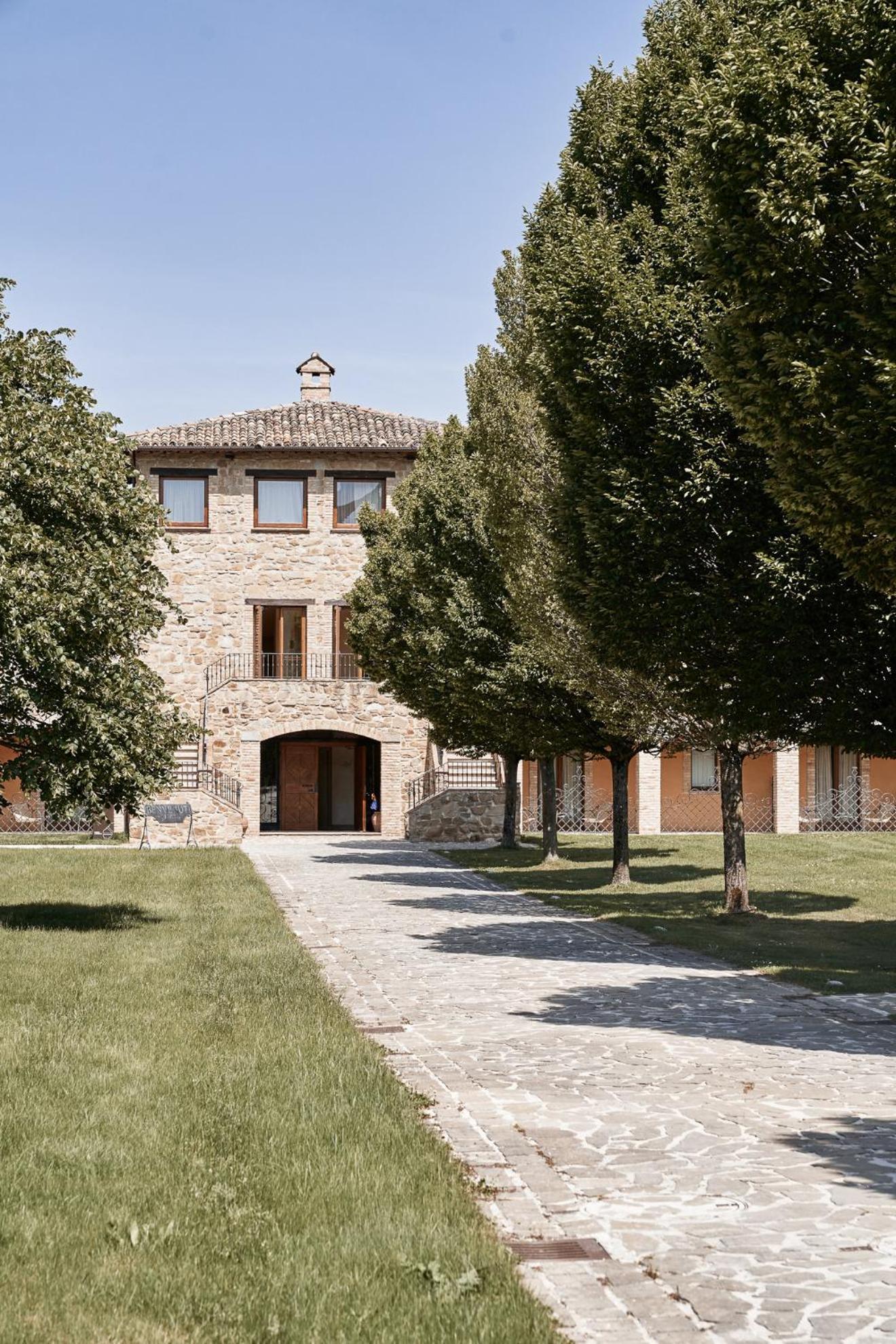 Borgo Lanciano Hotell Castelraimondo Exteriör bild