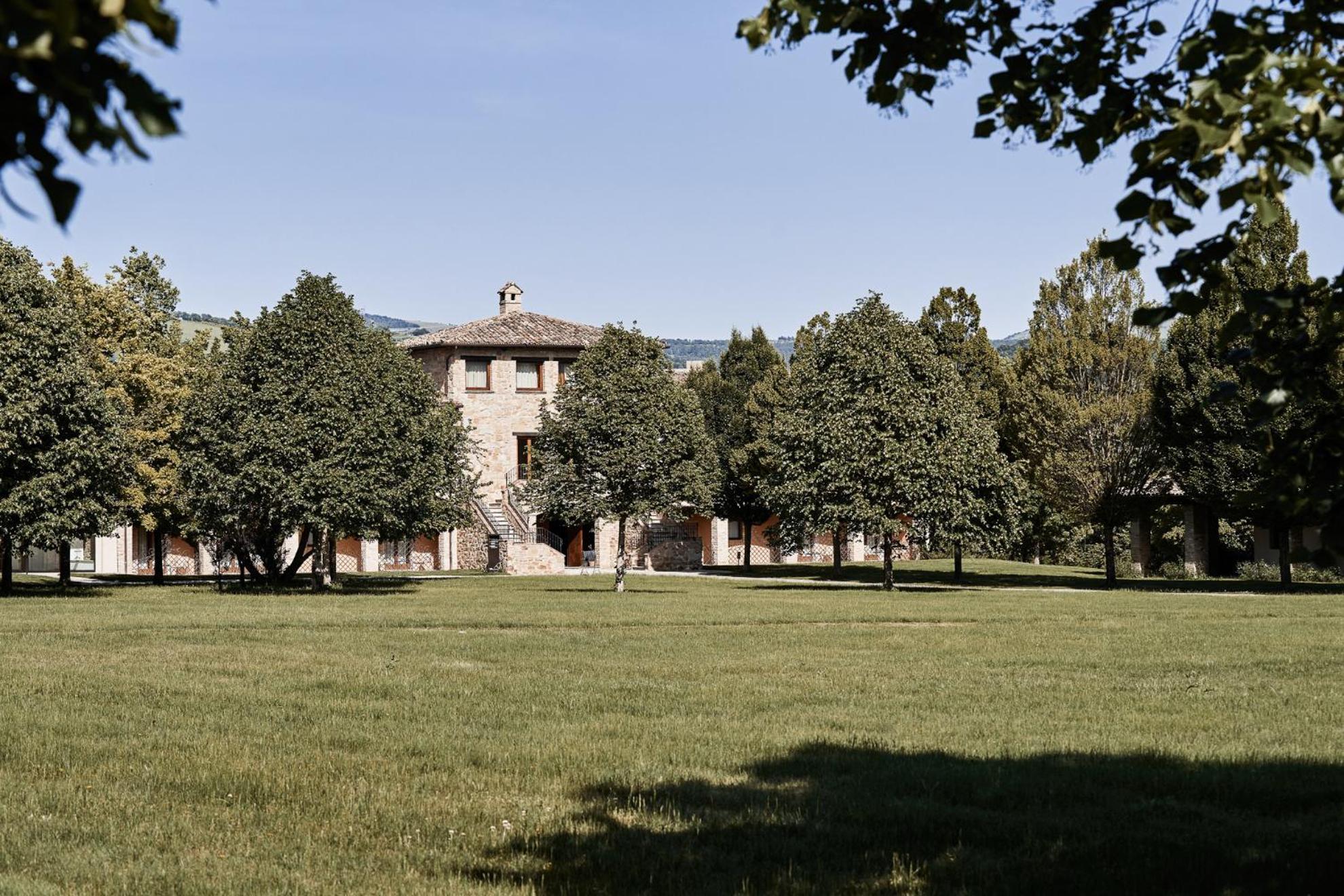 Borgo Lanciano Hotell Castelraimondo Exteriör bild