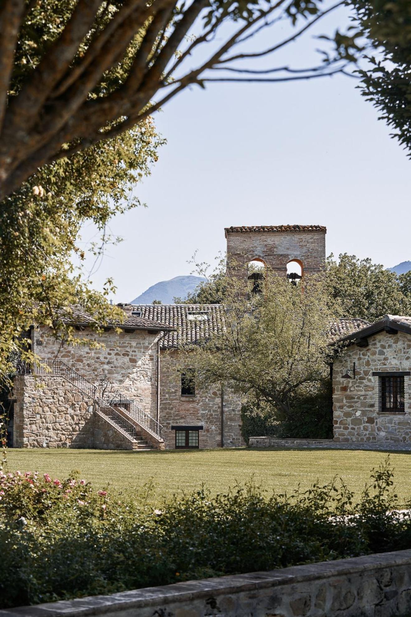 Borgo Lanciano Hotell Castelraimondo Exteriör bild